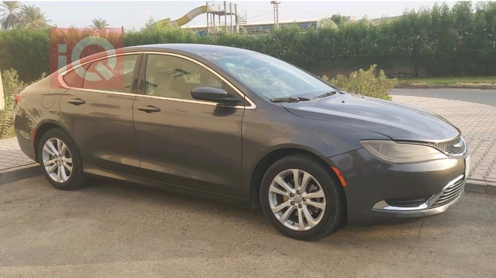 Chrysler 200